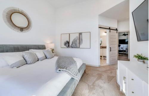 Stylish townhome near AT&T Stadium, Globe Life, Six Flags & More - Photo 19