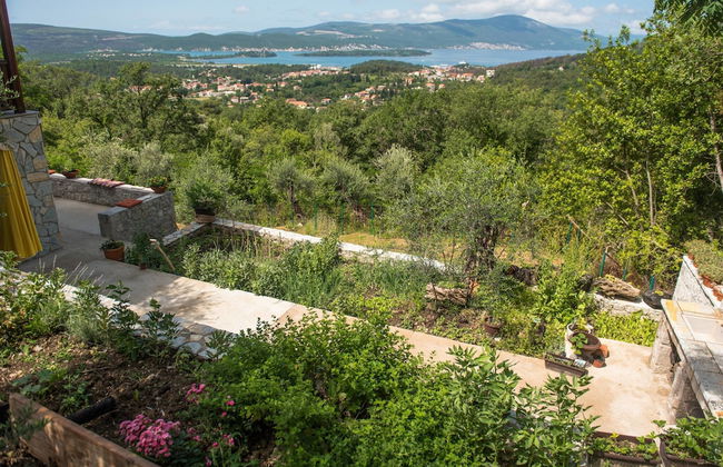 Sunset Holiday Home - Photo 6