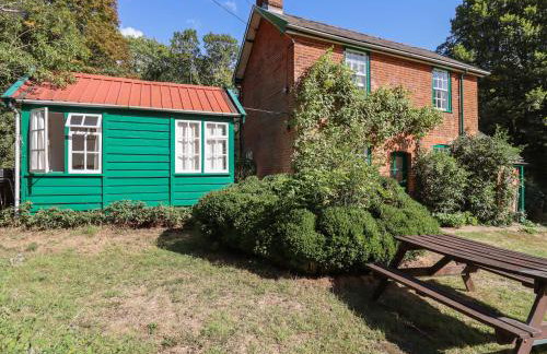 Warren Cottage - Photo 2