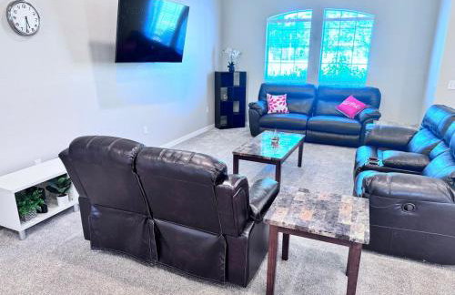 Tranquil 1,5 Acre Retreat with Modern Comfort - Foto 9