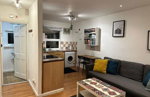 1 Bedroom Flat by Haggerston Station - Foto 1
