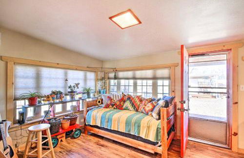 Stunning San Ysidro Homestead with Large Porch! - Foto 14