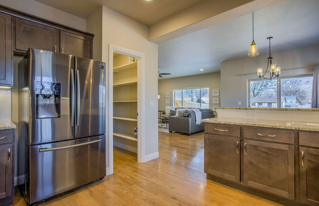 4BD Space & Flexibilitygreat Westside Location - Photo 39