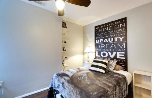 Unique DC Row House Near Historic H Street! - Foto 17