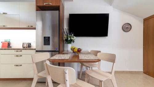 Eleni Luxury Maisonette with Jacuzzi - Foto 4