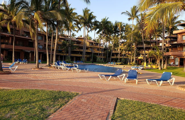 Villa Facing the Beach in a Large Terrace 7 Pools, Tennis Courts, 247 Security - Foto 7