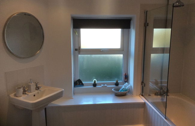 Lovely 4-bed Victorian House in Bangor by the sea - Photo 17