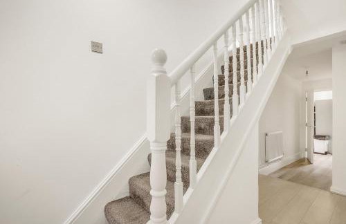 Spacious House in North London, very close to train station and bus stops, near Tottenham Stadium & lots of parking - Photo 18