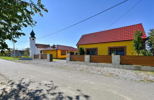 2 Bedroom Cozy Home In Gornja Ploscica - Foto 11
