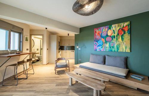 Boutique Saline Apartments - Green - Photo 1