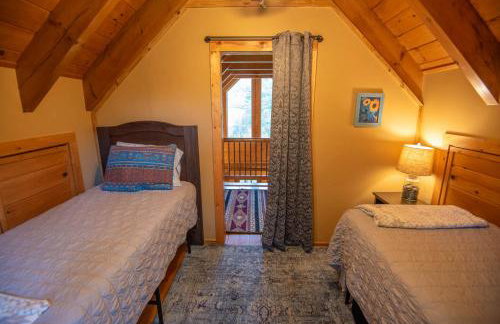 Cabin on the New River with Easy Steps to the River,Hot Tub, Fire Pit - Photo 20