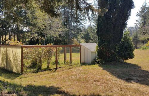 Coastal Charm: SW Oregon home on 2+ quiet acres - Foto 26