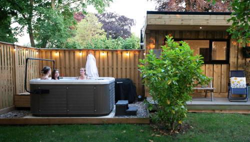 Luxury Chestnut Lodge with Hot Tub and Games Room - Foto 3, Garden