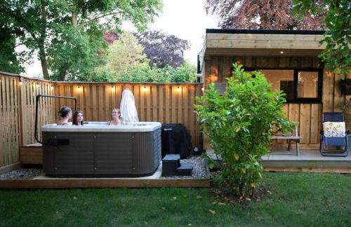 Luxury Chestnut Lodge with Hot Tub and Games Room - Foto 3