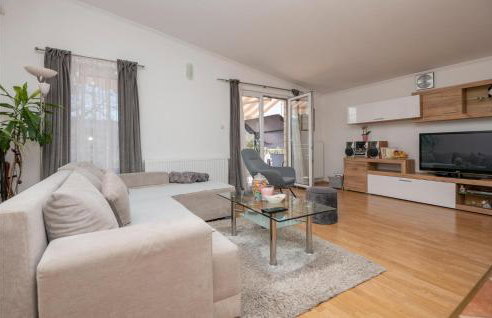 Amazing Home In Vrgorac With Wifi - Photo 28