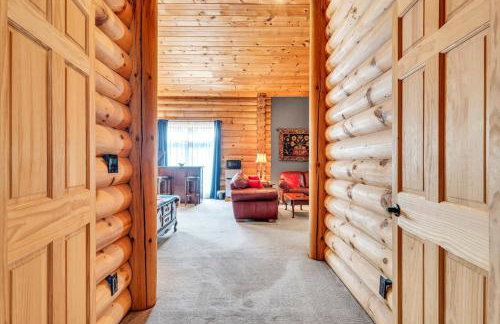 Liberty Pines - Lakefront Log Home, Swim Spa & Game Room - Photo 21