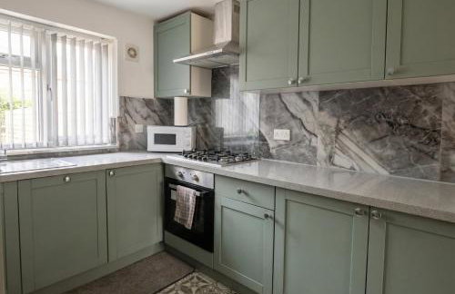 Family-Friendly Detached House Near Leeds and Bradford with Garden - Foto 19