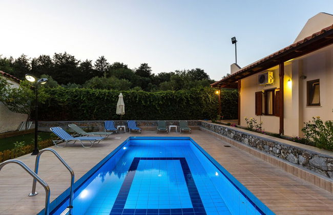 Gorgeous Villa With Pool & Gardens - Foto 19