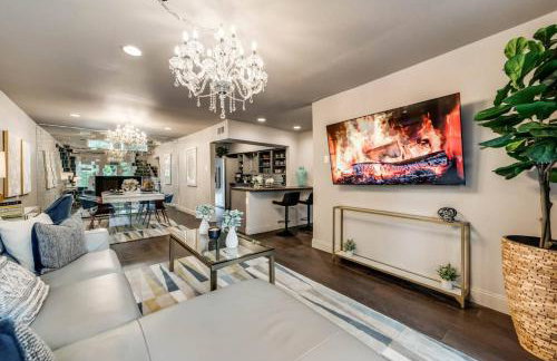 Contemporary Dallas 2BR Condo Patio & Pool - Foto 5