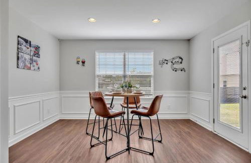 Charming Spacious 3BR Spring Hill Home! - Photo 12