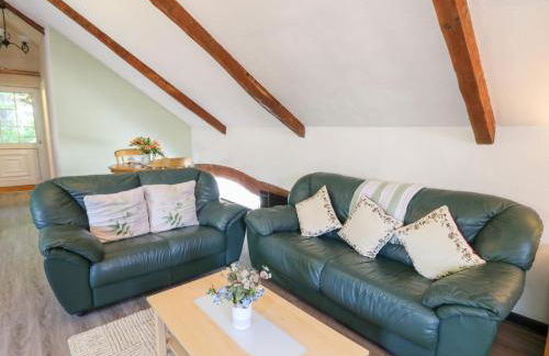 Loft Apartment - Photo 4