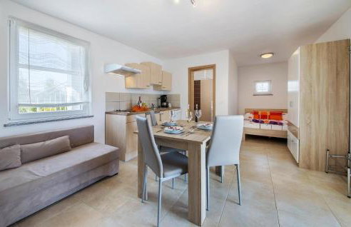 Stunning Apartment In Trget - Foto 17