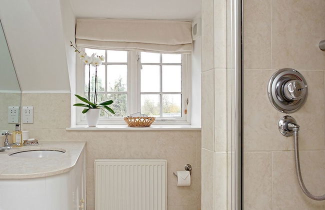 Wychwood Cottage - Photo 11