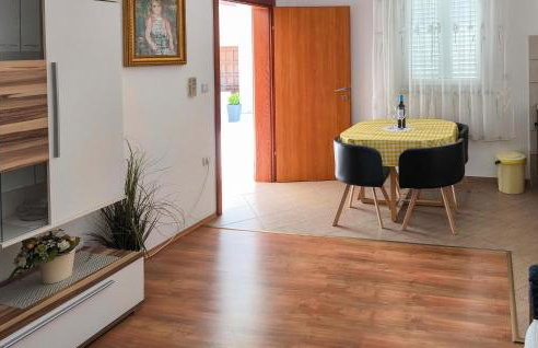 One-Bedroom Holiday Home In Zminj - Photo 13