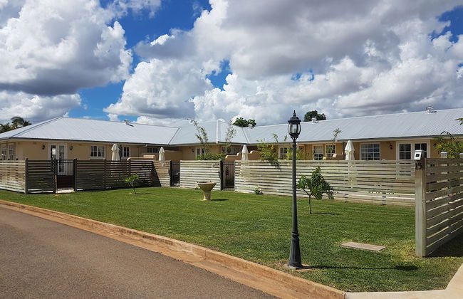 Kernow Charters Towers - Photo 43