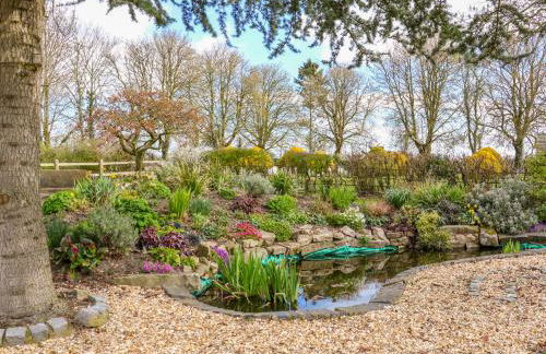 South Lodge - Longford Hall Farm Holiday Cottages - Photo 29