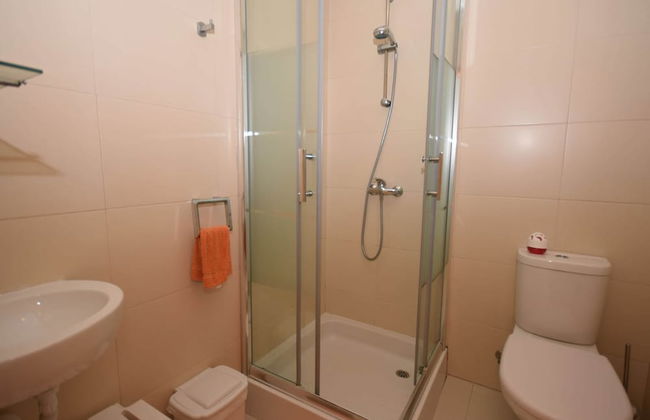 Modern Villa in Sao Martinho do Porto With Swimming Pool - Photo 17