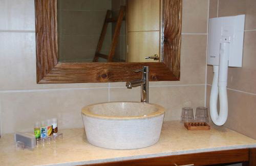 Astrolabe Hotel - Photo 73