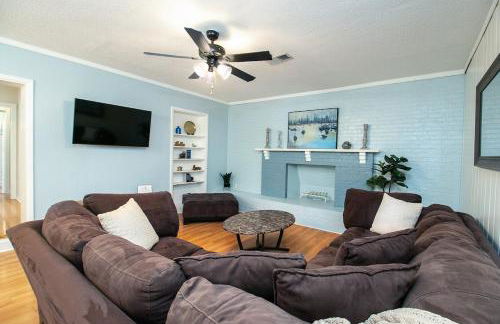 Farmhouse and Charming Place - Photo 1