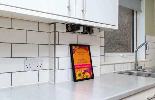 Pitcairn Residence-3Bedroom House-by Holiday Homes - Foto 8