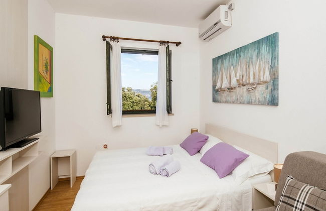 Beautiful Holiday Home in Mali Iz With Pool - Foto 5