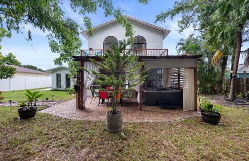 Chic 4BR Home Hot Tub Game Room - Foto 22