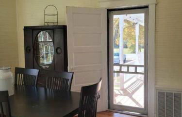 Restored 1900s Historic Home - Jonesboro, VA - Foto 13