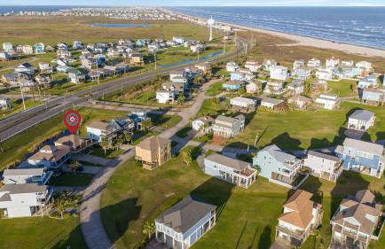 Charming Beachside Retreat: Steps from the Sand and Surf - Photo 30
