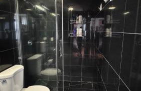 High-end 1BR, 2nd floor, near T, free parking - Foto 11