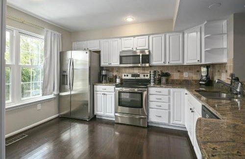 Sleeps 6, Nature trails, 40 Mins to DC, 2 cars MAX - Foto 2