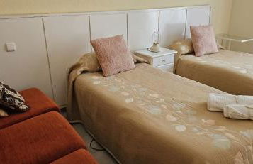 Bonito piso con jardines y piscina - Photo 22