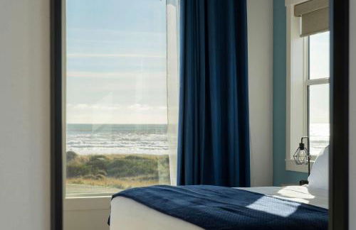 Brand-New Beach Retreat Hot Tub Sleeps 13 - Foto 27