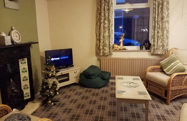 House - Sleeps 4 - Pets Ok - Parking - Garden - Foto 8