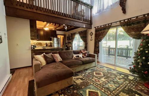 Hideout Pocono Chalet - Foto 21