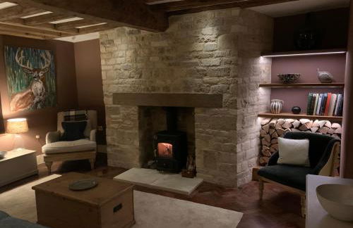 Beautiful grade 2 listed cotswold Stone Cottage - Foto 2