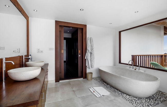 Villa Blanca by Alfred in Bali - Modern Luxury 5 Bdr Oceanfront Villa in Candidasa - Foto 16