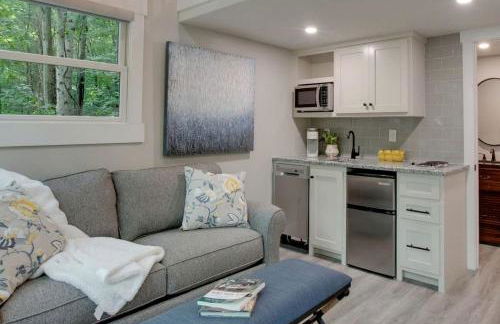 Off-grid Tree House Suitable for Four in Alabama - Foto 8