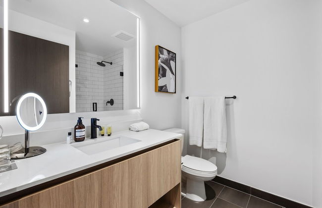 Incredible Downtown Miami City View - Photo 21