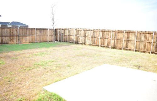 4BR Beautiful Home in Princeton - Photo 11