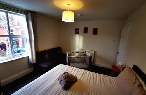 Family Friendly I Pets Welcome I Short Walk to Railway Station I 10min Drive to Safari Park - Foto 5